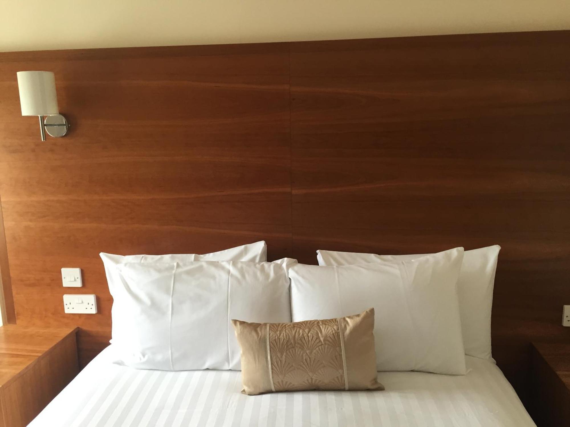 The Royal Hotel Mundesley Room photo